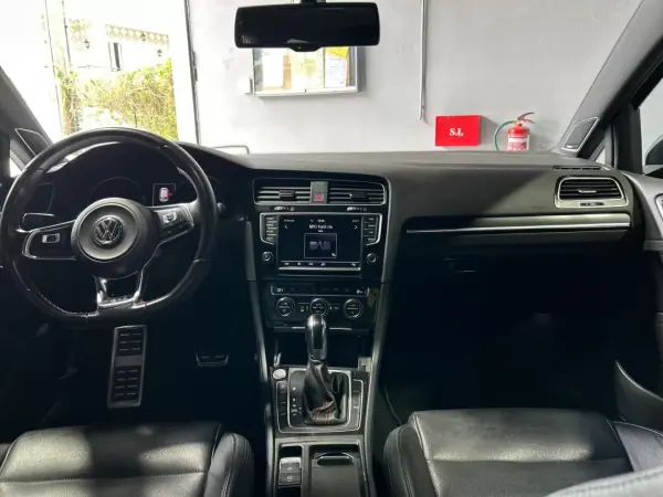 Volkswagen Golf 2014 - 20000 EUR, 187000 km - AUTO.MOTO.pt - 187000km - foto 16 de 33