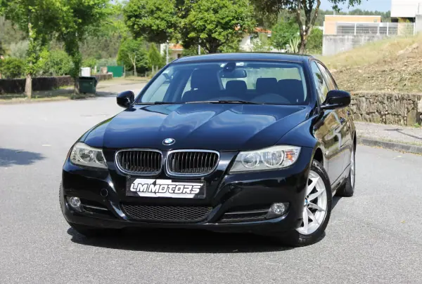 BMW 318 2010 - 10000 EUR, 254000 km - 254000km - foto 2 de 35