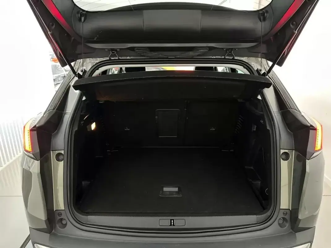 Peugeot 3008 2019 - 14990 EUR, 162229 km - AUTO.MOTO.pt - 162229km - foto 25 de 27