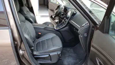 Renault Grand Scénic 2018 - 15500 EUR, 500000 km - 500000km - foto 31 de 33