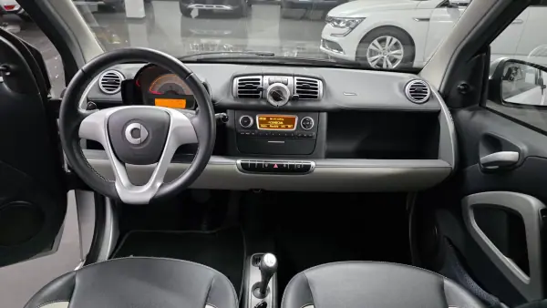 Smart ForTwo Coupé 2014 - 8990 EUR, 130000 km - AUTO.MOTO.pt - 130000km - foto 6 de 42