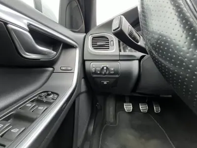 Volvo S60 2015 - 11950 EUR, 225000 km - AUTO.MOTO.pt - 225000km - foto 16 de 53