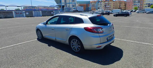 Renault Mégane Sport Tourer 2015 - 8200 EUR, 160000 km - AUTO.MOTO.pt - 160000km - foto 3 de 9