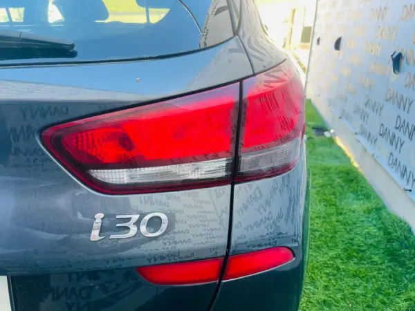 Hyundai i30 SW 2021 - 18750 EUR, 88000 km - AUTO.MOTO.pt - 88000km - foto 12 de 12