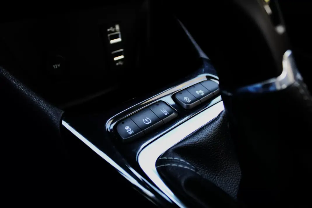 Opel Crossland X 2017 - 12500 EUR, 113439 km - AUTO.MOTO.pt - 113439km - foto 29 de 35