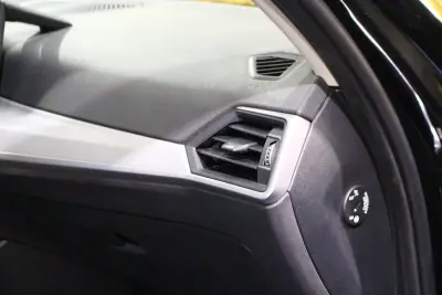 BMW 318 2022 - 27250 EUR, 132000 km - AUTO.MOTO.pt - 132000km - foto 18 de 38