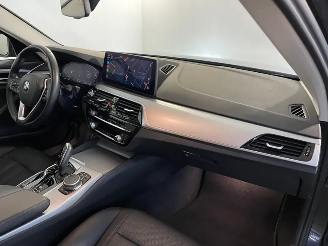 BMW 520 2023 - 34500 EUR, 83000 km - AUTO.MOTO.pt - 83000km - foto 14 de 36