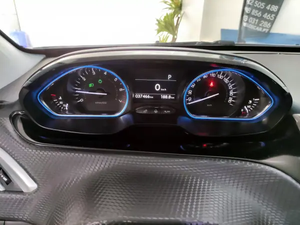 Peugeot 2008 2018 - 13250 EUR, 37000 km - AUTO.MOTO.pt - 37000km - foto 19 de 31