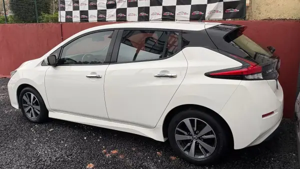 Nissan Leaf 2021 - 14900 EUR, 22900 km - AUTO.MOTO.pt - 22900km - foto 4 de 12