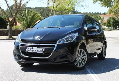 Peugeot 208 2018 - 9990 EUR, 109000 km - AUTO.MOTO.pt - 109000km - foto 2 de 27