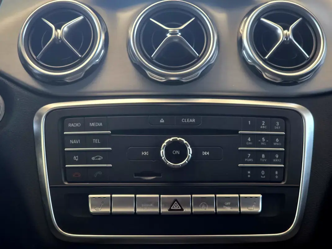 Mercedes-Benz GLA 200 2017 - 20990 EUR, 188564 km - 188564km - foto 14 de 24