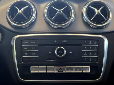 Mercedes-Benz GLA 200 2017 - 20990 EUR, 188564 km - AUTO.MOTO.pt - 188564km - foto 14 de 24