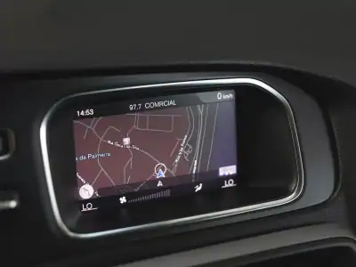 Volvo V40 2019 - 15990 EUR, 101000 km - AUTO.MOTO.pt - 101000km - foto 18 de 21