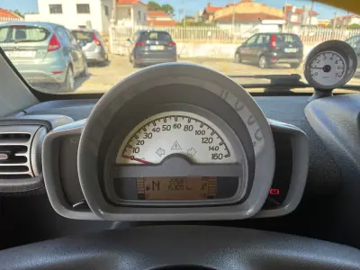 Smart ForTwo Coupé 2008 - 4750 EUR, 153000 km - AUTO.MOTO.pt - 153000km - foto 11 de 18