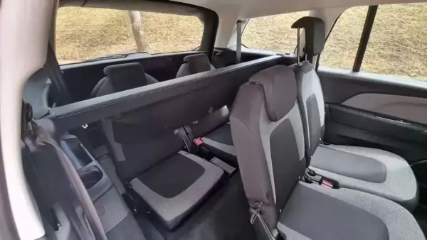 Citroën C4 Grand Picasso 2019 - 19900 EUR, 126000 km - AUTO.MOTO.pt - 126000km - foto 22 de 22