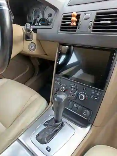 Volvo XC 90 2007 - 14000 EUR, 227500 km - AUTO.MOTO.pt - 227500km - foto 6 de 13