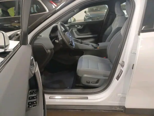 Polestar 2 2022 - 28900 EUR, 49637 km - AUTO.MOTO.pt - 49637km - foto 8 de 11