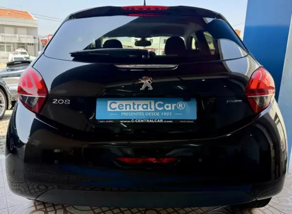 Peugeot 208 2017 - 9950 EUR, 71000 km - AUTO.MOTO.pt - 71000km - foto 9 de 24