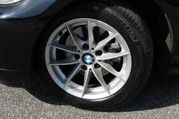 BMW 318 2010 - 10000 EUR, 254000 km - 254000km - foto 14 de 35