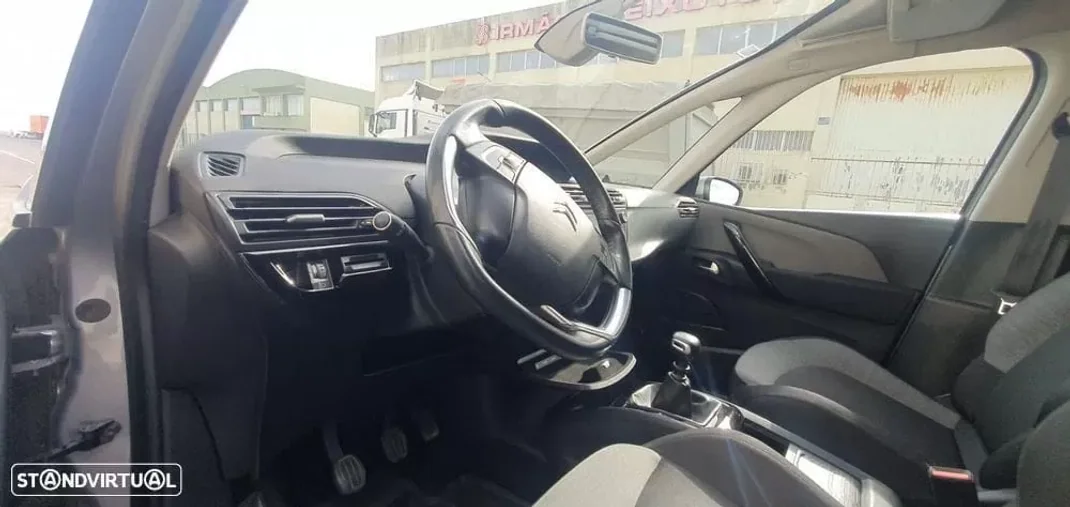 Citroën C4 Spacetourer 2020 - 17500 EUR, 220000 km - AUTO.MOTO.pt - 220000km - foto 14 de 18
