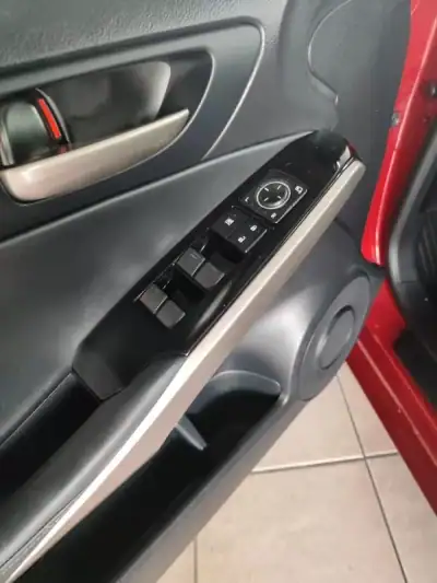 Lexus IS 300H 2017 - 25900 EUR, 68000 km - AUTO.MOTO.pt - 68000km - foto 24 de 38