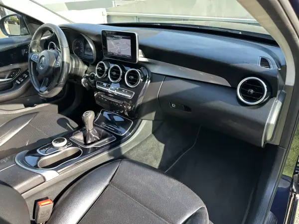 Mercedes-Benz C 180 2017 - 15900 EUR, 249000 km - AUTO.MOTO.pt - 249000km - foto 54 de 58