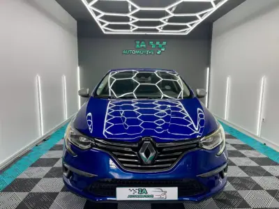 Renault Mégane 2016 - 13999 EUR, 182000 km - AUTO.MOTO.pt - 182000km - foto 2 de 22