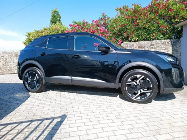 Peugeot 2008 2024 - 19350 EUR, 32600 km - AUTO.MOTO.pt - 32600km - foto 8 de 21