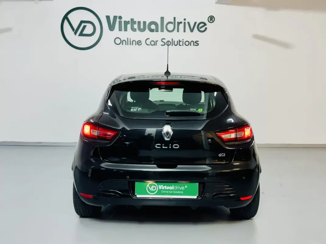 Renault Clio 2012 - 5750 EUR, 228000 km - AUTO.MOTO.pt - 228000km - foto 6 de 44