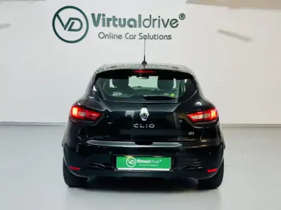 Renault Clio 2012 - 5750 EUR, 228000 km - AUTO.MOTO.pt - 228000km - foto 6 de 44