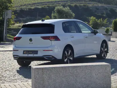 Volkswagen Golf 2020 - 21990 EUR, 66000 km - AUTO.MOTO.pt - 66000km - foto 13 de 33