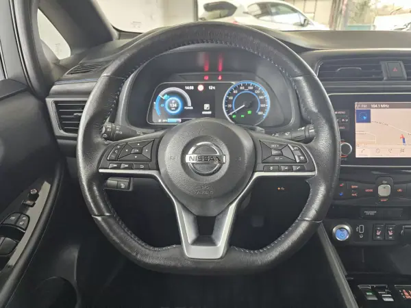 Nissan Leaf 2019 - 19500 EUR, 25097 km - AUTO.MOTO.pt - 25097km - foto 34 de 41