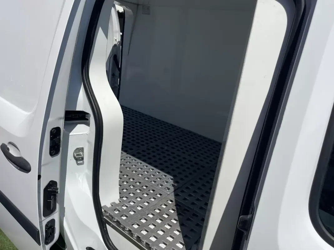 Renault 2021 - 14990 EUR, 90915 km - AUTO.MOTO.pt - 90915km - foto 16 de 17