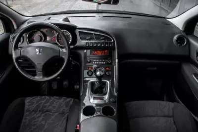 Peugeot 3008 2010 - 7490 EUR, 200623 km - AUTO.MOTO.pt - 200623km - foto 35 de 36