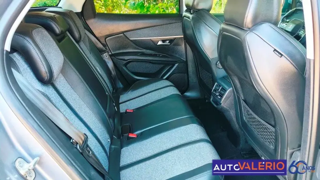Peugeot 3008 2019 - 20950 EUR, 75140 km - 75140km - foto 32 de 39