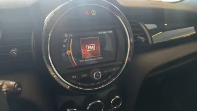 MINI Cooper 2019 - 25500 EUR, 96321 km - AUTO.MOTO.pt - 96321km - foto 43 de 53