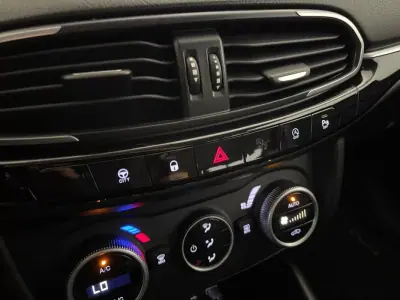 Fiat Tipo 2021 - 11700 EUR, 137000 km - AUTO.MOTO.pt - 137000km - foto 26 de 32