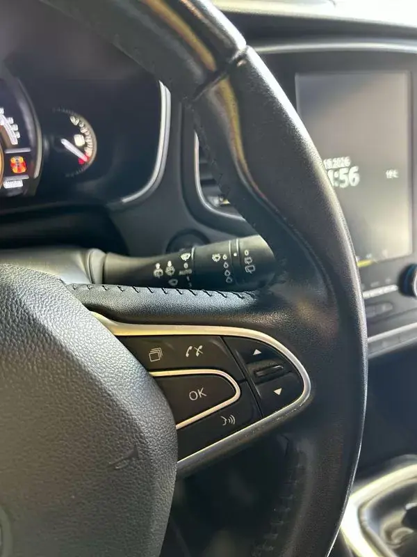 Renault Mégane 2019 - 14250 EUR, 135000 km - AUTO.MOTO.pt - 135000km - foto 19 de 36