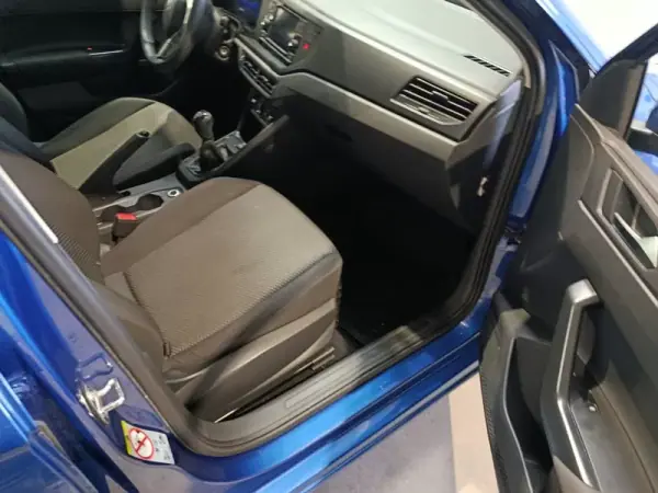 Volkswagen Polo 2022 - 12999 EUR, 108121 km - AUTO.MOTO.pt - 108121km - foto 12 de 16