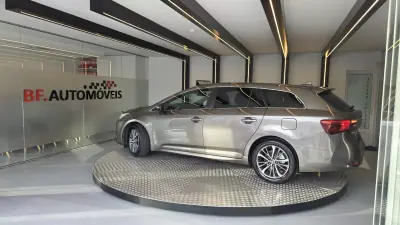 Toyota Avensis Touring Sports 2016 - 14900 EUR, 212217 km - AUTO.MOTO.pt - 212217km - foto 14 de 57