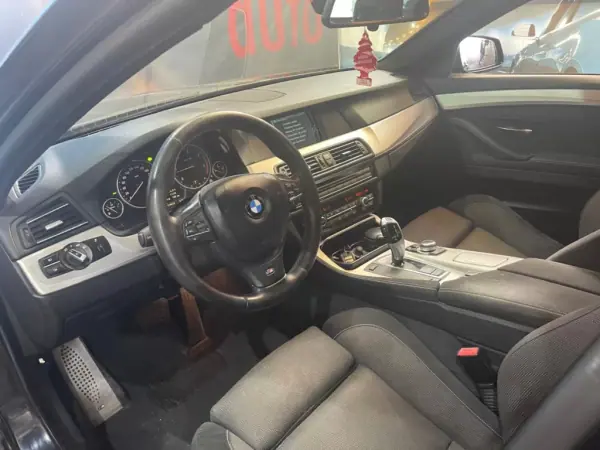 BMW 520 2010 - 15999 EUR, 174000 km - AUTO.MOTO.pt - 174000km - foto 30 de 51