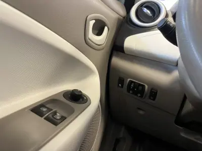 Renault Zoe 2018 - 10990 EUR, 130000 km - AUTO.MOTO.pt - 130000km - foto 32 de 36