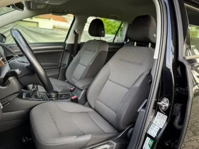 Volkswagen Golf Variant 2019 - 13590 EUR, 180000 km - AUTO.MOTO.pt - 180000km - foto 7 de 12