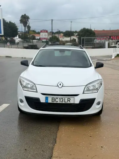 Renault Mégane 2019 - 9900 EUR, 175127 km - AUTO.MOTO.pt - 175127km - foto 3 de 9