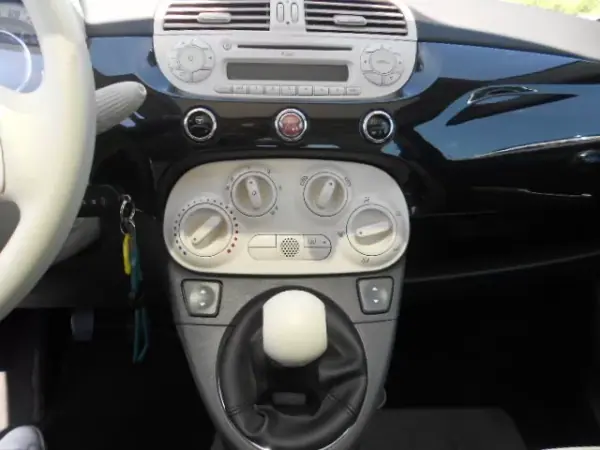 Fiat 500 2014 - 8900 EUR, 69784 km - AUTO.MOTO.pt - 69784km - foto 11 de 11