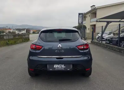 Renault Clio 2019 - 10990 EUR, 128000 km - AUTO.MOTO.pt - 128000km - foto 6 de 43