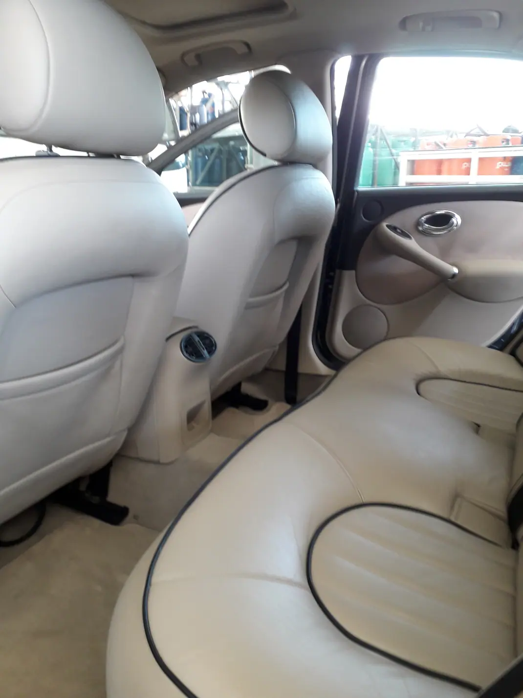 Rover 216 2004 - 6000 EUR, 146200 km - AUTO.MOTO.pt - 146200km - foto 14 de 15