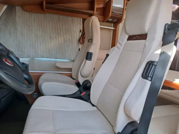 Fiat Ducato 2016 - 76000 EUR, 84000 km - AUTO.MOTO.pt - 84000km - foto 10 de 23