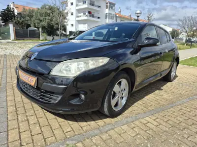 Renault Mégane 2010 - 5250 EUR, 255154 km - AUTO.MOTO.pt - 255154km - foto 2 de 23