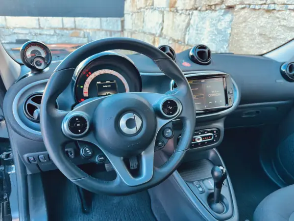 Smart ForFour 2021 - 13900 EUR, 16000 km - AUTO.MOTO.pt - 16000km - foto 12 de 22